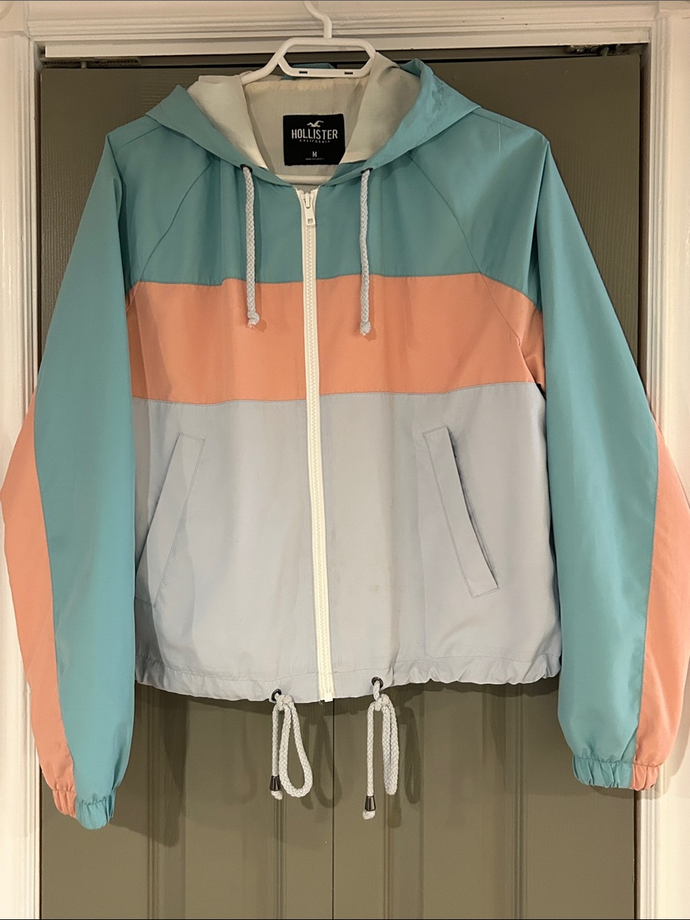 Hollister Pastel Colorblock Windbreaker - Aqua, Peach & Light Gray